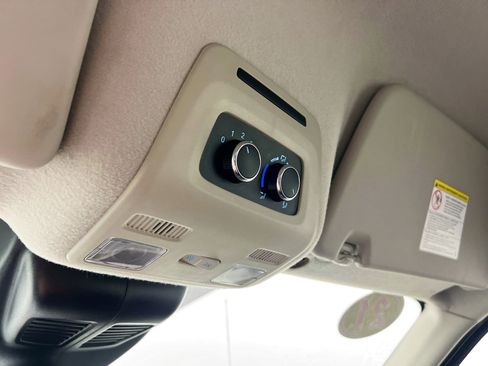 Used 2021 Ford Transit 350 XLT image 18