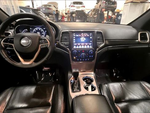 Used 2017 Jeep Grand Cherokee Limited AWD/4WD image 16