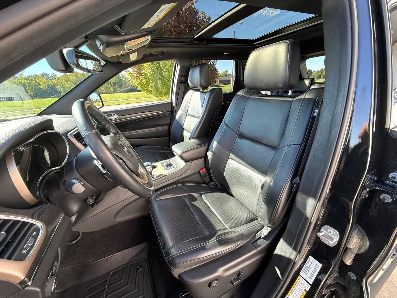 Used 2015 Jeep Grand Cherokee Limited w/ Luxury Group II AWD/4WD image 13