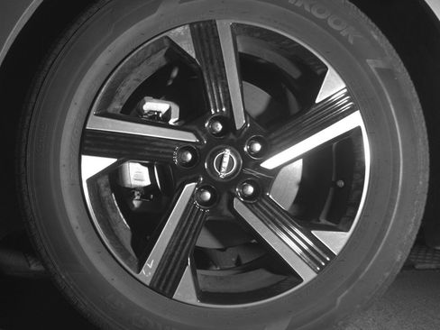 Used 2025 Nissan Sentra SV image 12