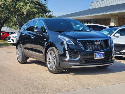 Used 2025 Cadillac XT5 Premium Luxury FWD image 3