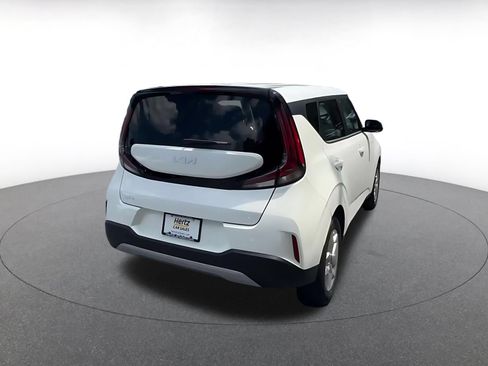 Used 2025 Kia Soul LX w/ LX Technology Package FWD image 11