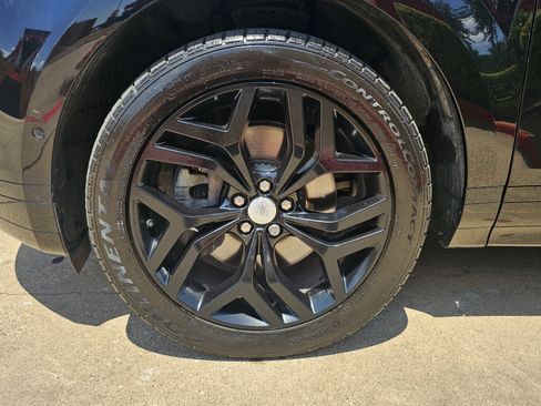 Used 2020 Land Rover Range Rover Evoque R-Dynamic SE image 14