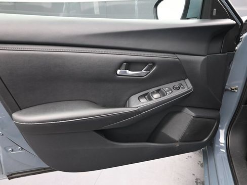 Used 2024 Nissan Sentra SV FWD image 18