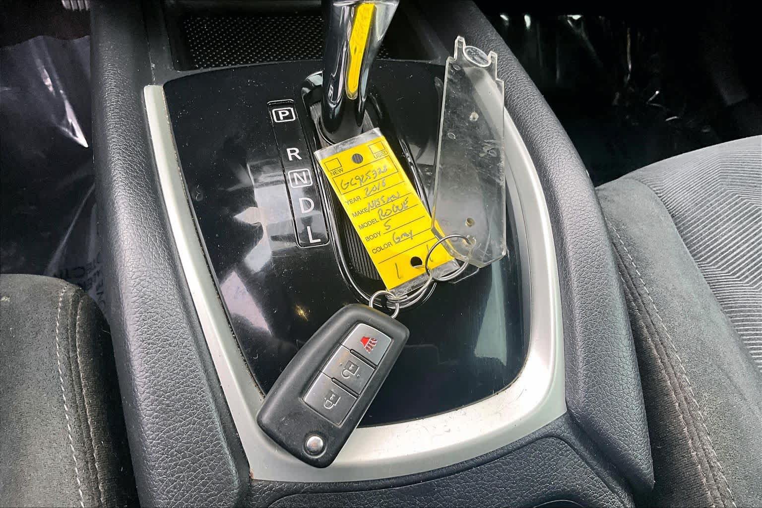 Used 2016 Nissan Rogue S AWD/4WD image 15
