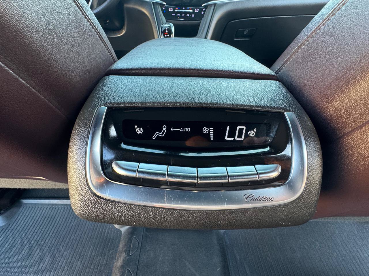 Used 2020 Cadillac XT6 Premium Luxury FWD image 27
