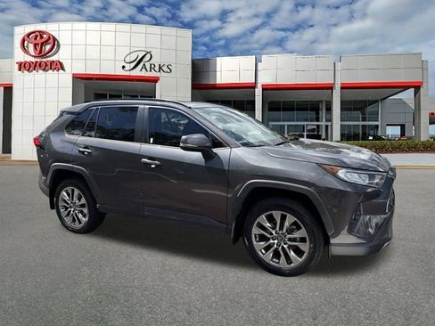 Certified 2020 Toyota RAV4 Limited FWD image 1