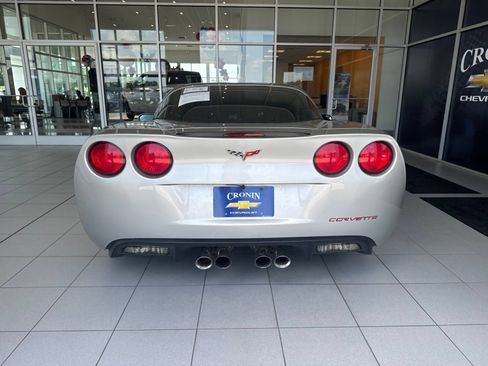Used 2006 Chevrolet Corvette Coupe w/ Preferred Equipment Group RWD image 8