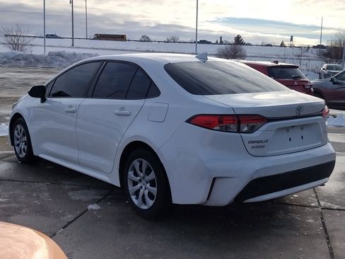 Used 2022 Toyota Corolla LE image 15
