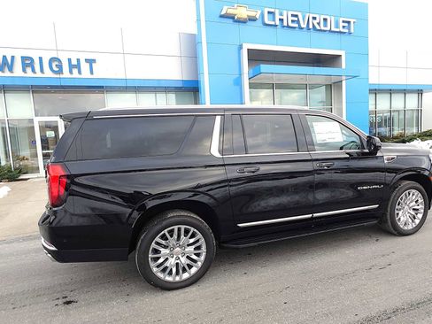 New 2025 GMC Yukon XL Denali w/ LPO, Illumination Package image 2