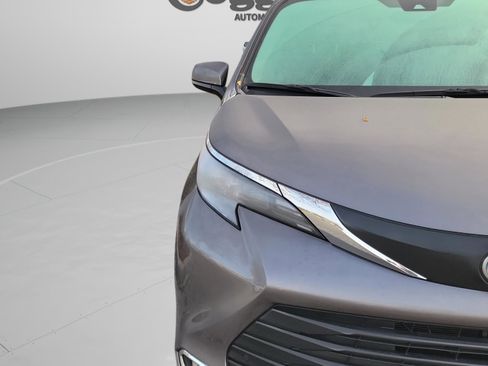 Used 2024 Toyota Sienna XLE image 16