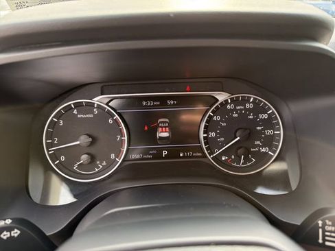 Used 2025 Nissan Rogue SV AWD/4WD image 18
