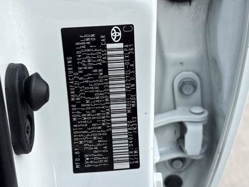 Used 2021 Toyota Corolla LE FWD image 28