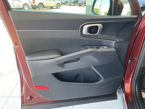 Used 2025 Kia Sorento EX image 8