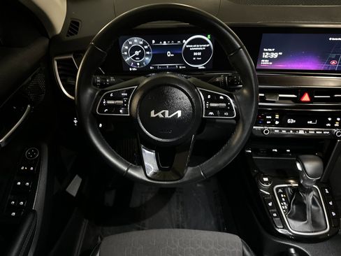 Certified 2024 Kia Seltos S image 17