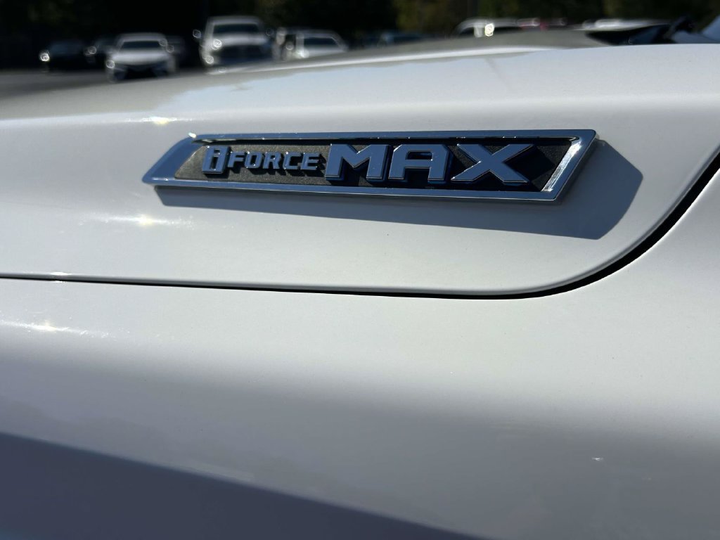 Used 2025 Toyota Tundra Limited AWD/4WD image 8