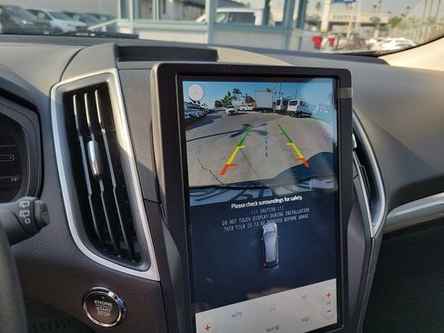 Certified 2024 Ford Edge SE w/ Black Appearance Package image 10