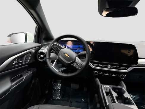 New 2026 Chevrolet Equinox EV LT w/ Comfort Package image 22