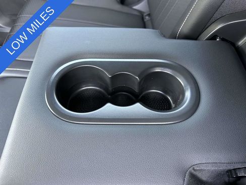 Used 2024 Volkswagen Tiguan SE image 13