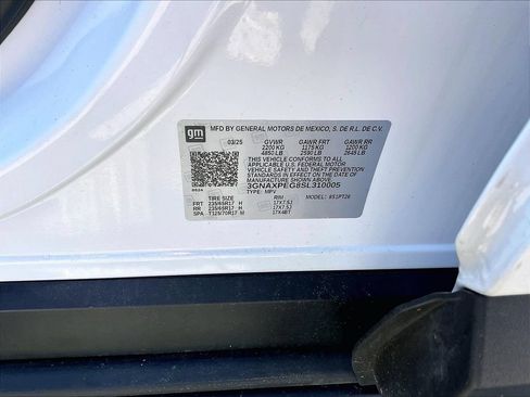 Used 2025 Chevrolet Equinox LT AWD/4WD image 34