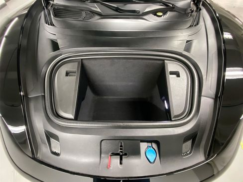 Used 2022 Porsche Taycan 4S image 22