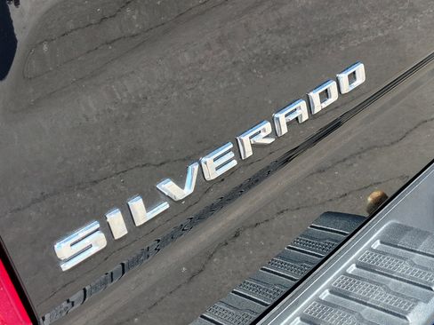 Used 2023 Chevrolet Silverado 1500 Custom image 17