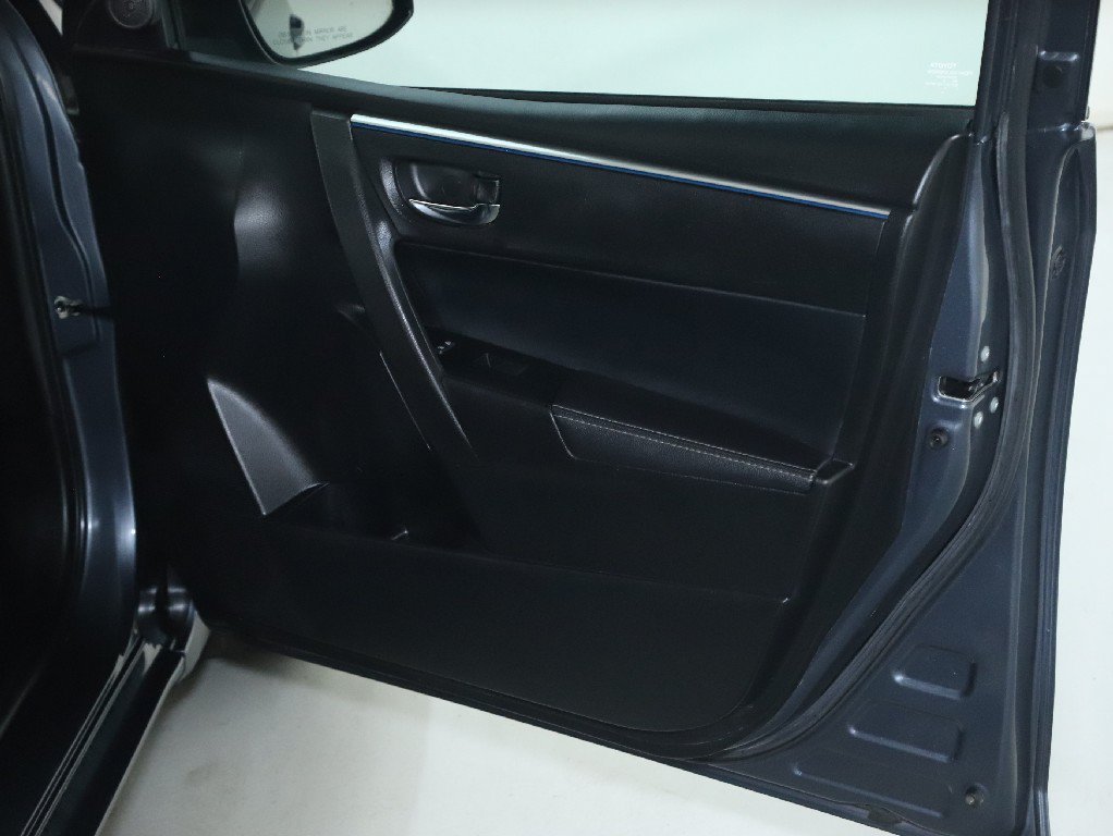 Used 2016 Toyota Corolla S FWD image 31