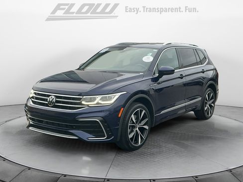 Used 2023 Volkswagen Tiguan SEL R-Line image 3