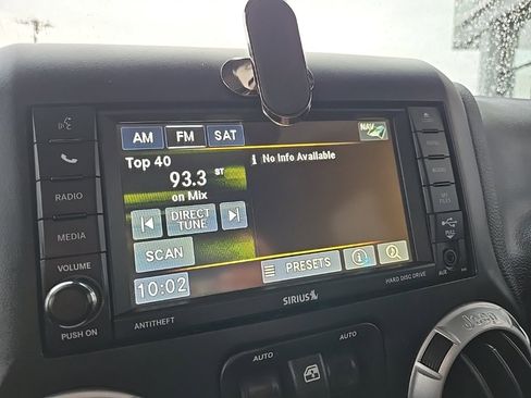 Used 2015 Jeep Wrangler Unlimited Sahara w/ Connectivity Group image 47