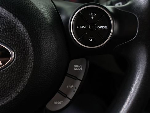Used 2017 Kia Soul + FWD image 36