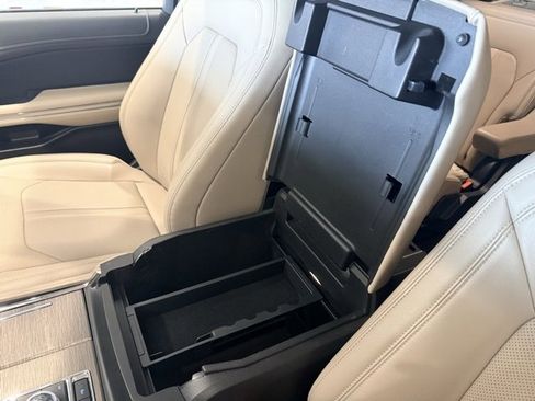 Used 2024 Ford Expedition Limited image 44