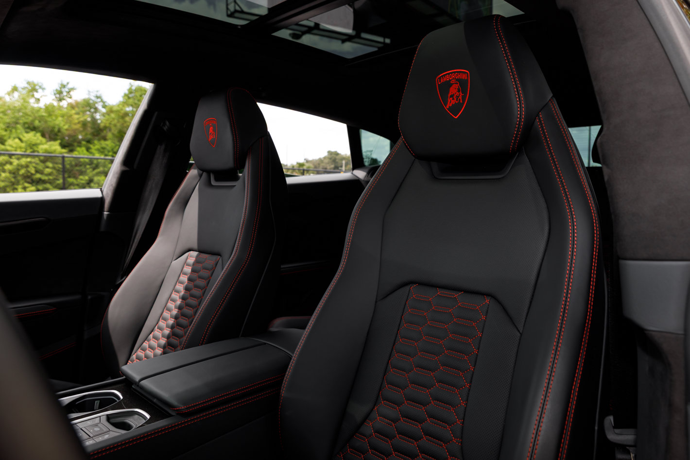 Used 2024 Lamborghini Urus S AWD/4WD image 32