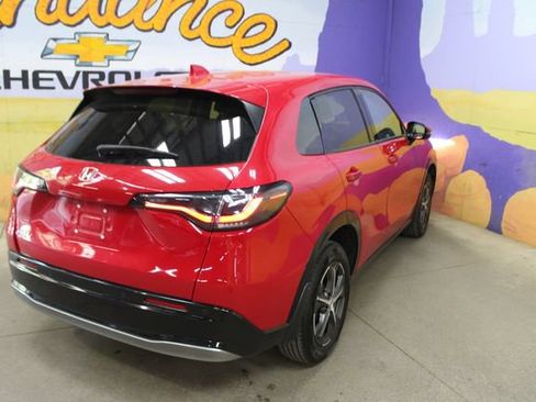 Used 2024 Honda HR-V EX-L image 8