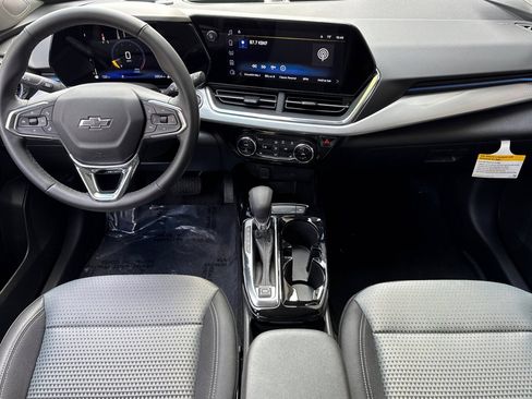 Used 2026 Chevrolet Trax LT w/ Midnight Edition FWD image 16