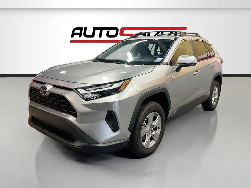 Used 2025 Toyota RAV4 XLE FWD image 3