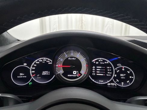 Used 2023 Porsche Cayenne Turbo image 15