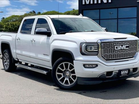 Used 2016 GMC Sierra 1500 Denali w/ Enhanced Driver Alert Package AWD/4WD image 28