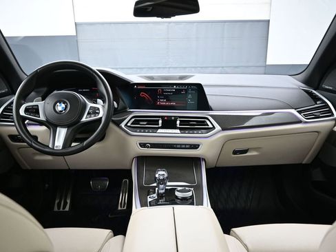 Used 2022 BMW X5 M50i w/ Executive Package image 26