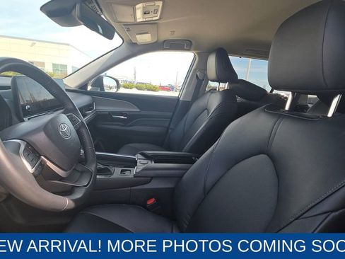 Used 2025 Toyota Grand Highlander XLE image 11