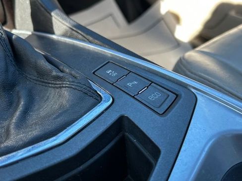 Used 2012 Cadillac SRX Luxury image 49