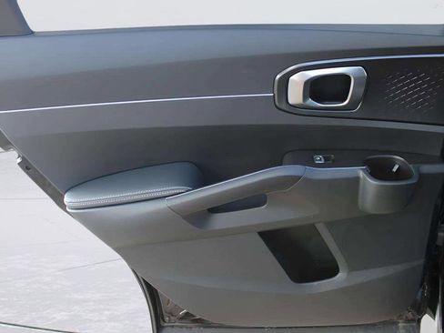 New 2025 Kia Sorento S w/ Panoramic Sunroof Package image 11