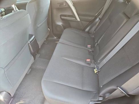 Used 2018 Toyota RAV4 LE FWD image 23