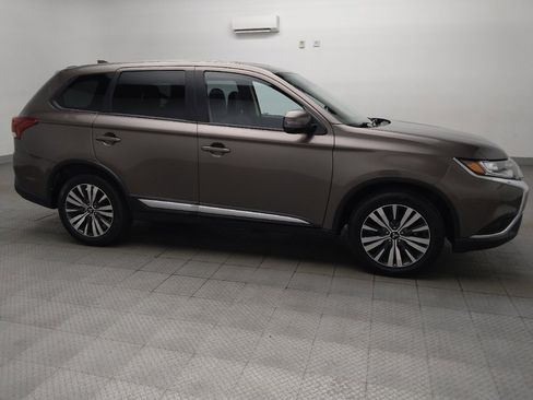 Used 2020 Mitsubishi Outlander SE FWD image 11