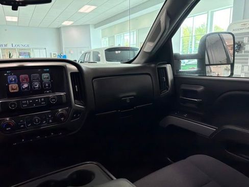 Used 2019 Chevrolet Silverado 1500 LT w/ All Star Edition AWD/4WD image 21