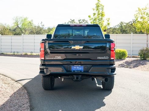 Used 2025 Chevrolet Silverado 2500 High Country w/ Technology Package AWD/4WD image 5