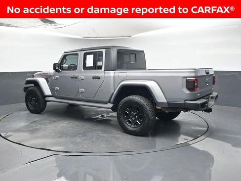 Used 2020 Jeep Gladiator Overland image 3