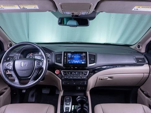 Used 2018 Honda Pilot Touring image 14