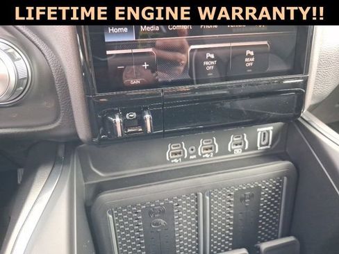 New 2026 RAM 1500 Laramie AWD/4WD image 9