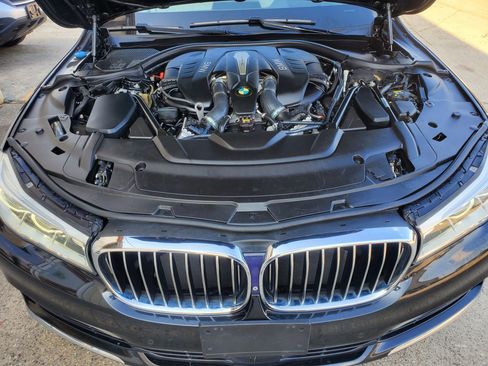 Used 2018 BMW 750i xDrive image 73