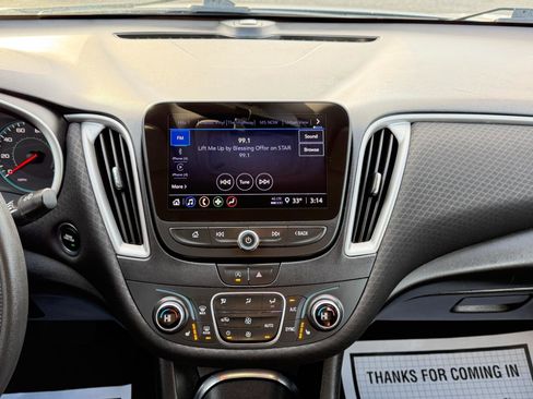 Used 2022 Chevrolet Malibu LT image 21